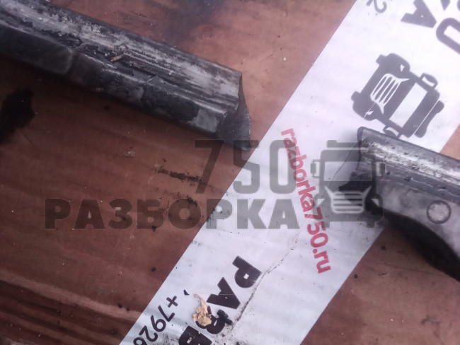 Прижимная планка поддона Iveco